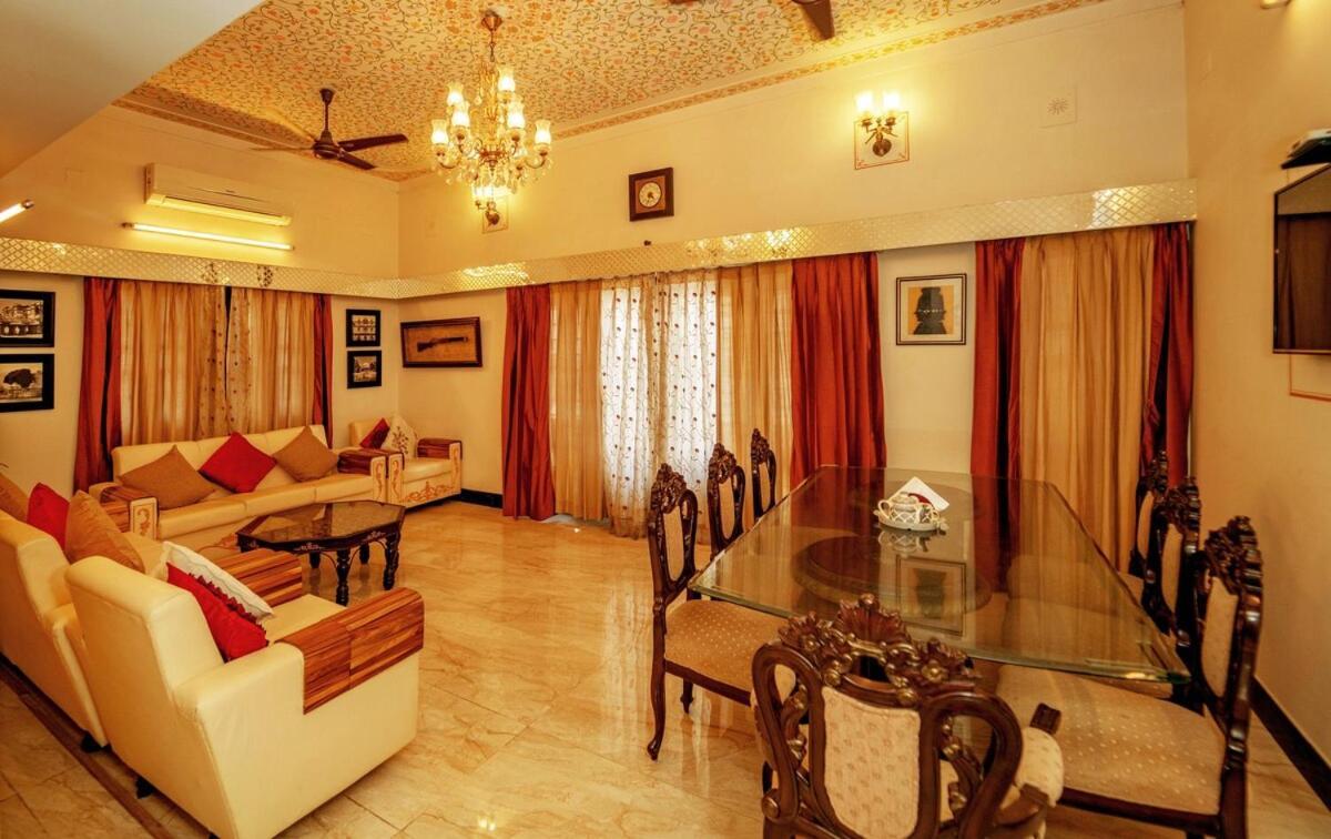 Santosh Villa - The House Of Antiques And Art Udaipur Exterior photo